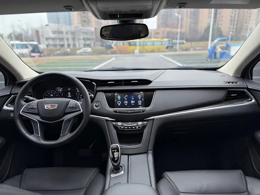 CADILLAC XT5