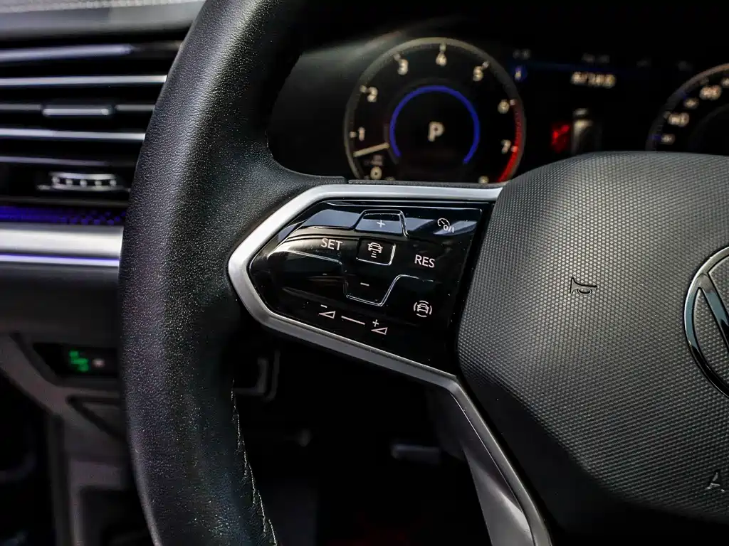 Volkswagen Touareg — миниатюра 19