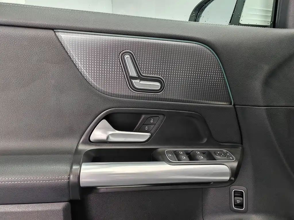 Mercedes-Benz GLA — миниатюра 17
