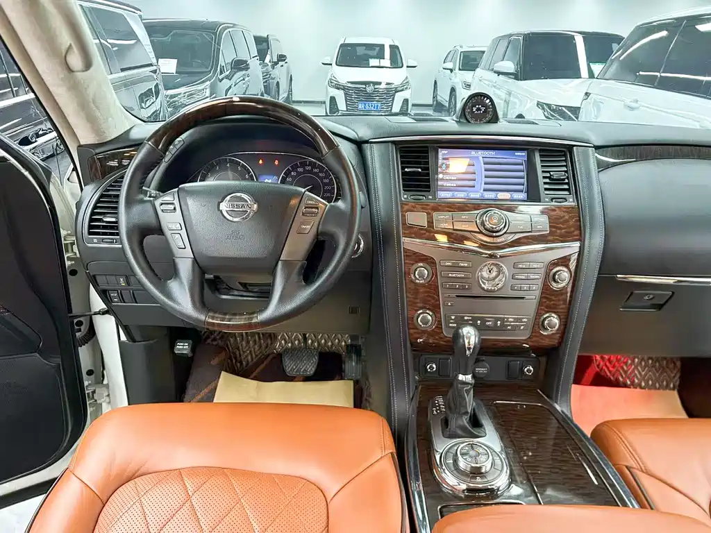 Nissan Patrol — миниатюра 16