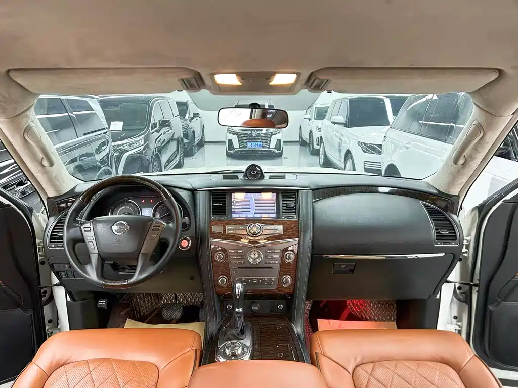 Nissan Patrol — миниатюра 9