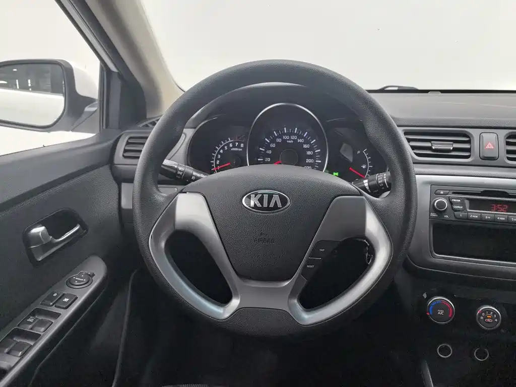 Kia K2 — миниатюра 11