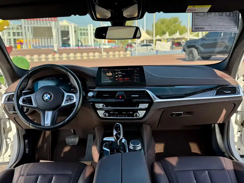 BMW 5 Series — миниатюра 5