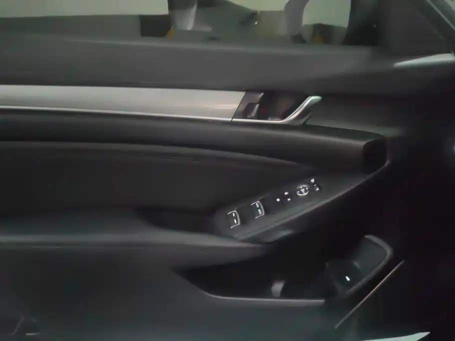 Honda Accord — миниатюра 7