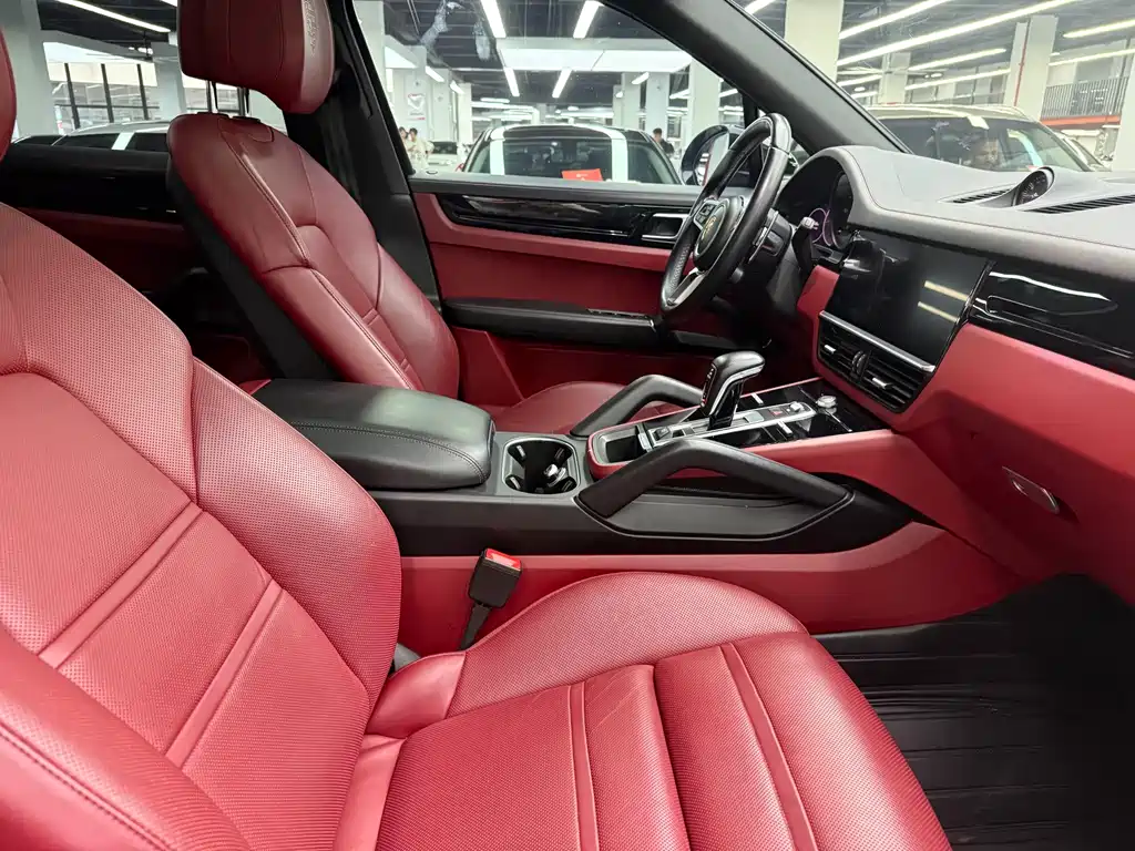 Porsche Cayenne — миниатюра 22