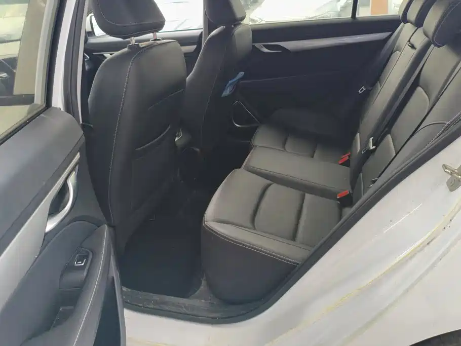 Geely Emgrand — миниатюра 11
