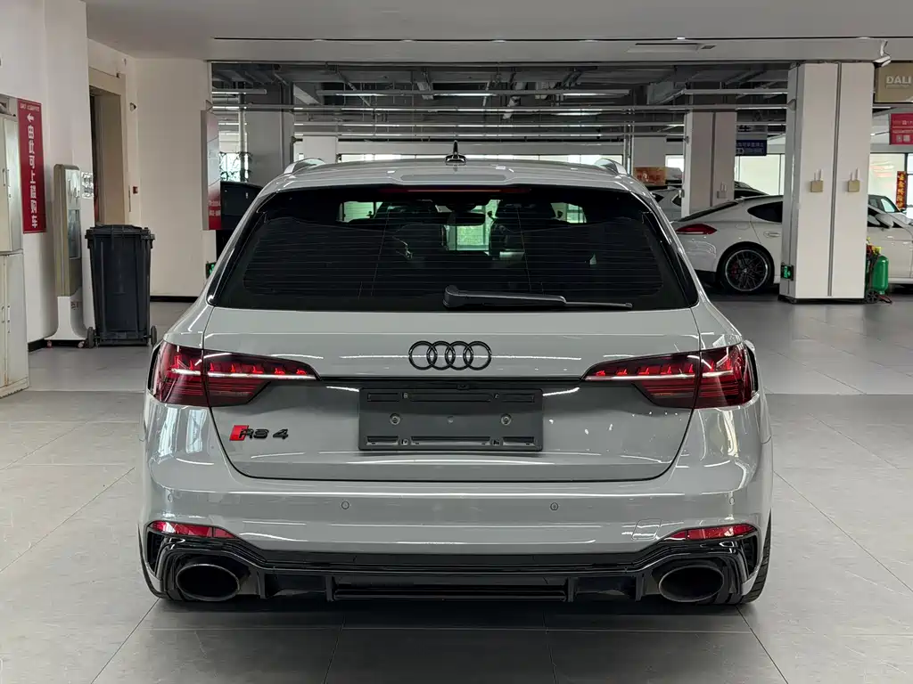 Audi RS 4 — миниатюра 5