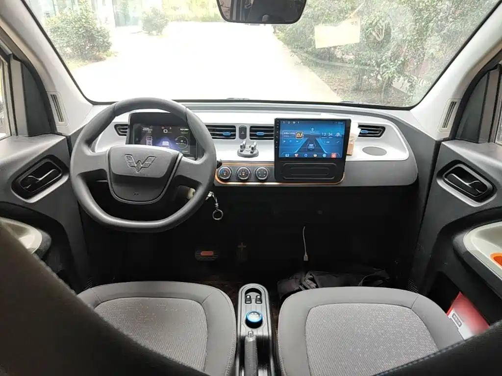 Wuling MINIEV — миниатюра 10