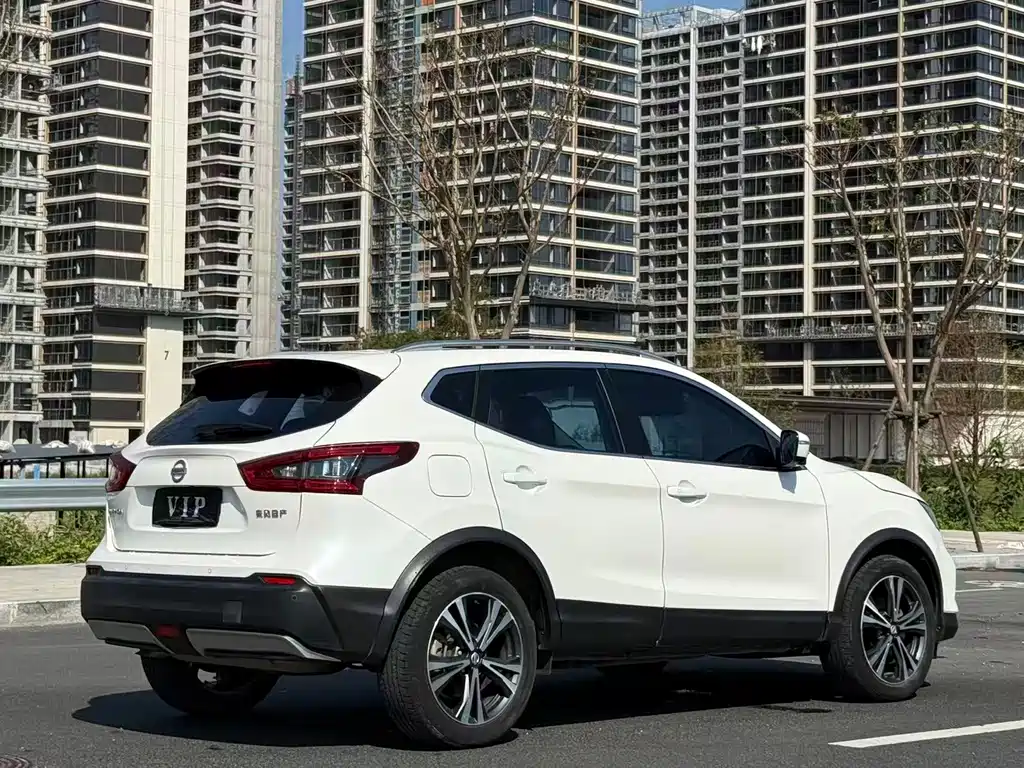 Nissan Qashqai — миниатюра 5