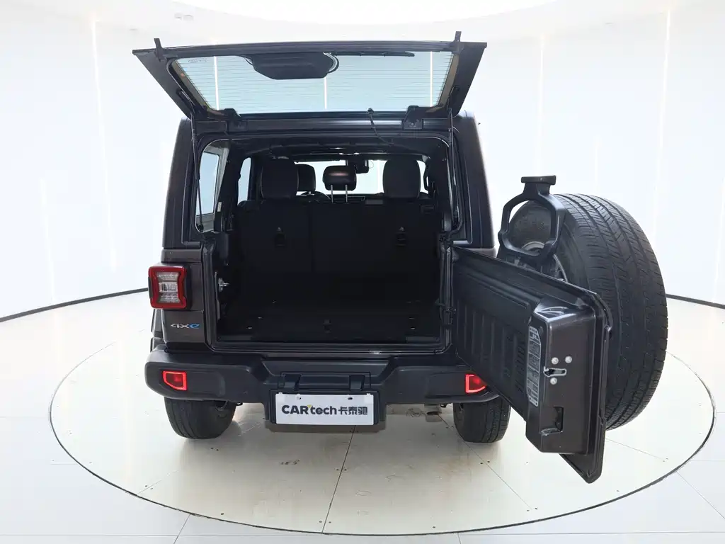 Jeep Wrangler PHEV — миниатюра 11