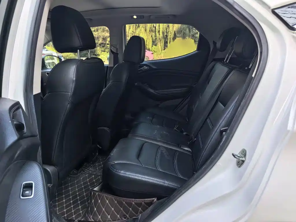 BYD Yuan EV — миниатюра 10