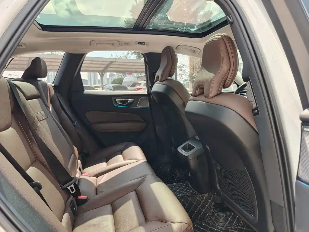 Volvo XC60 — миниатюра 17
