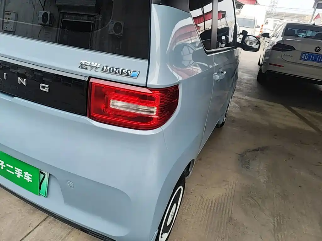 Wuling MINIEV — миниатюра 8