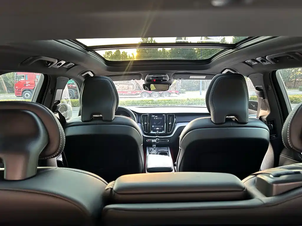 Volvo XC60 — миниатюра 12