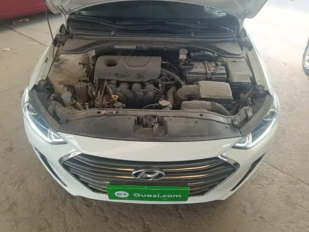 Hyundai Elantra — миниатюра 20