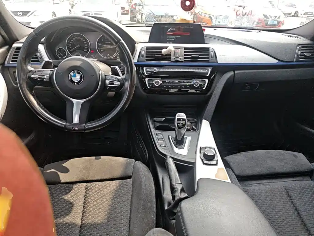 BMW 3 Series — миниатюра 10