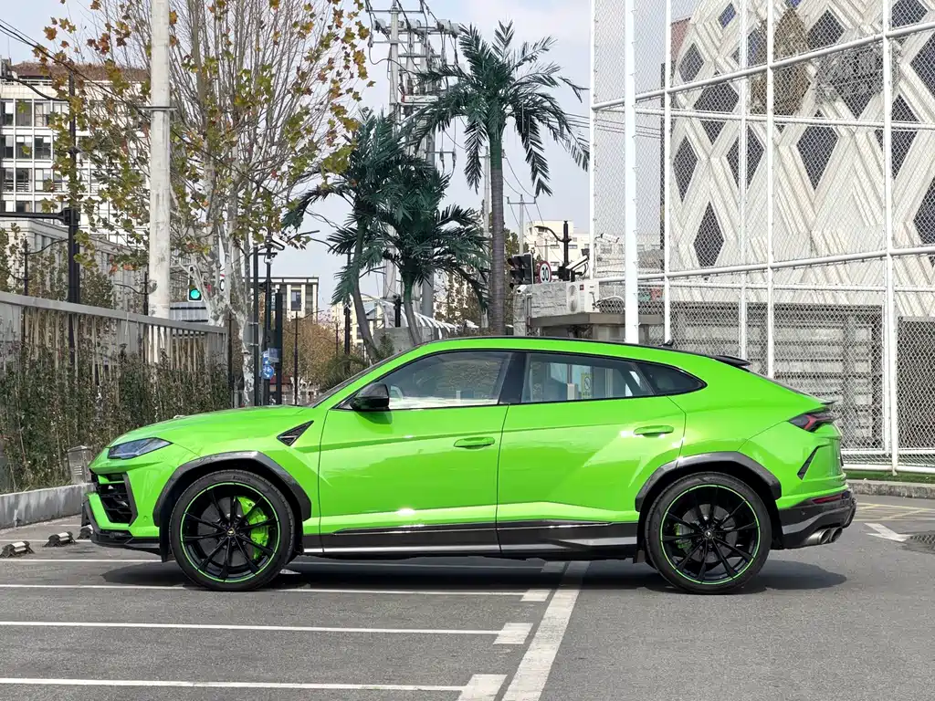 Lamborghini Urus — миниатюра 7