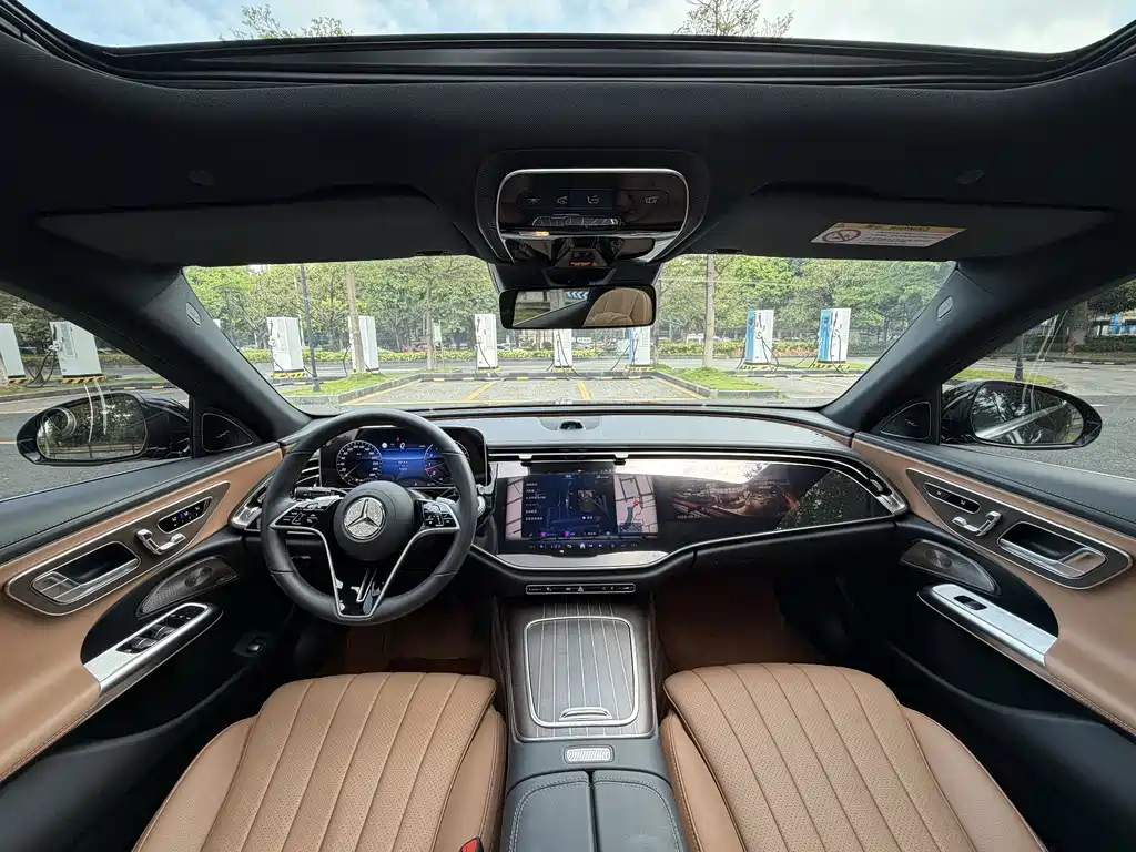 Mercedes-Benz E-Class — миниатюра 11
