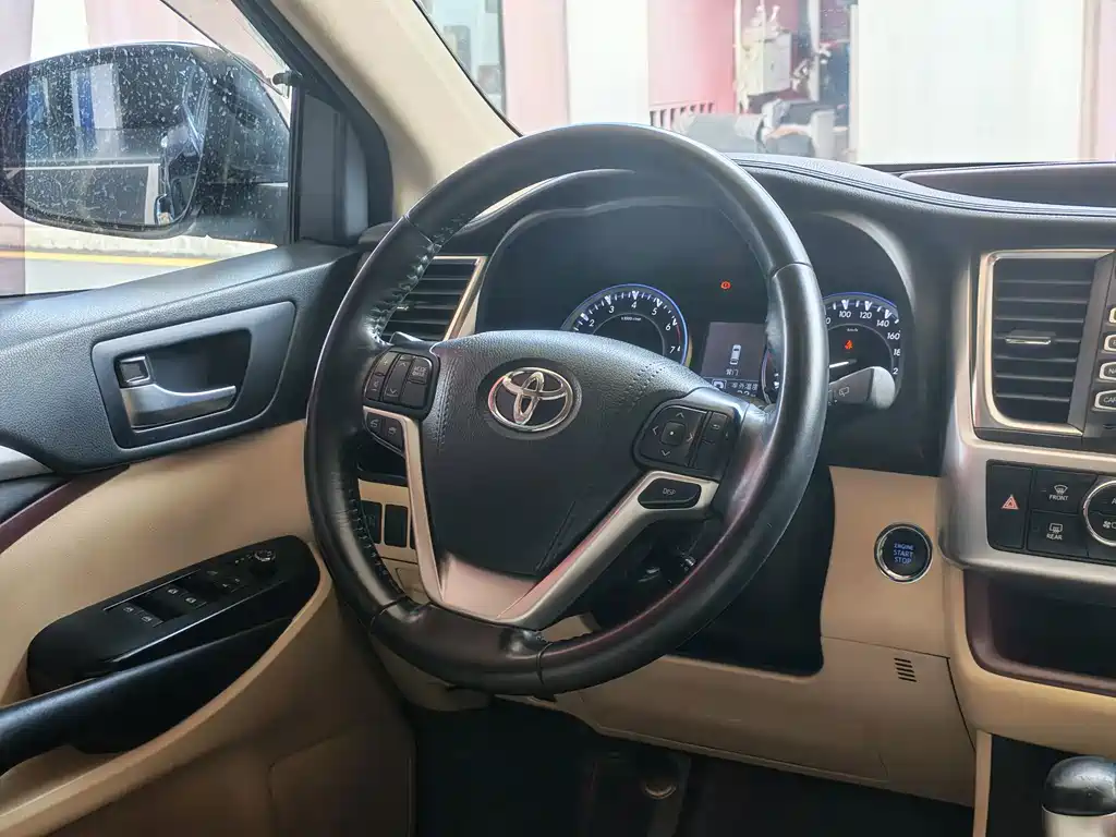 Toyota Highlander — миниатюра 15