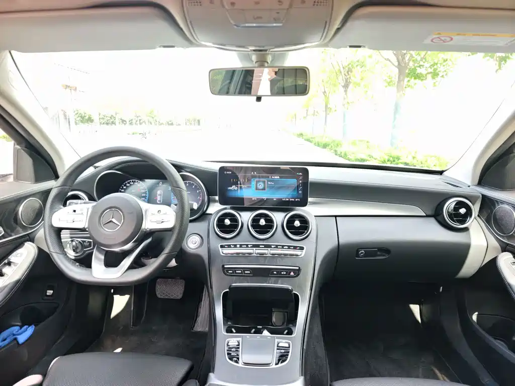 Mercedes-Benz C-Class — миниатюра 15