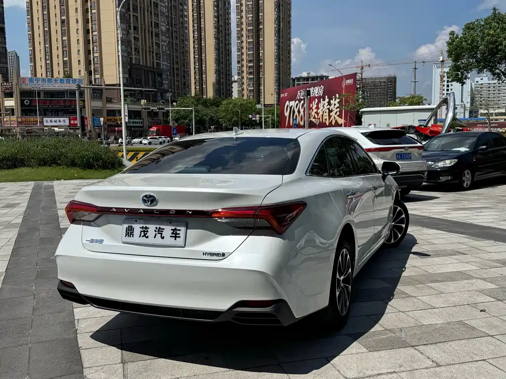 Toyota Avalon — миниатюра 7