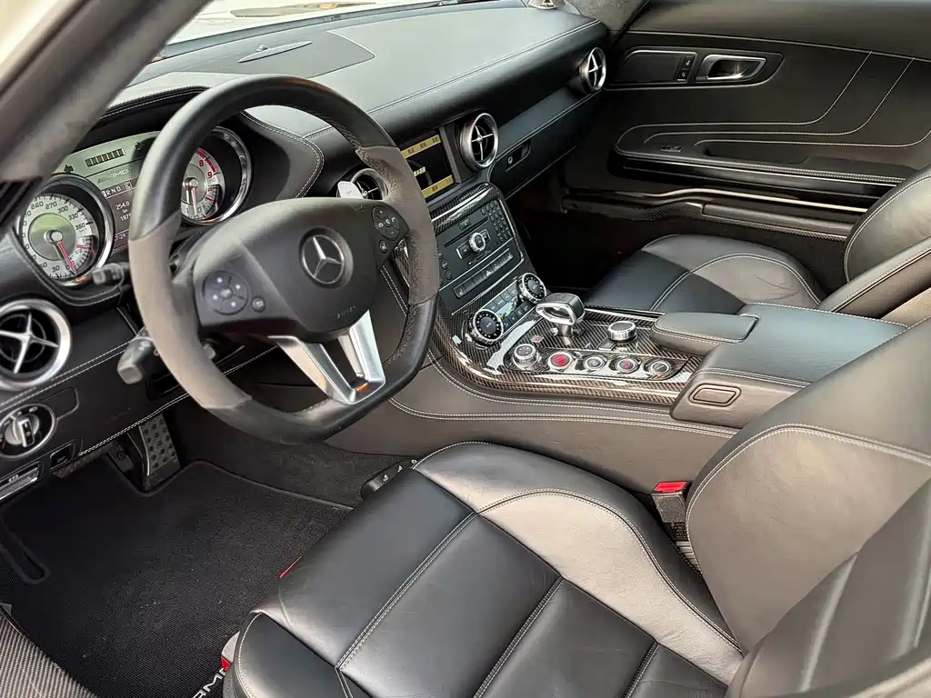 Mercedes-Benz SLS AMG — миниатюра 5