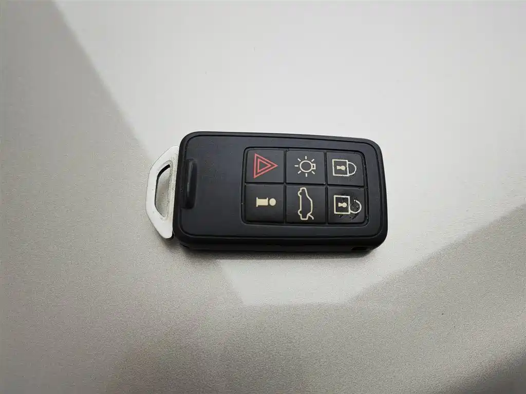 Volvo S60 (Import) — миниатюра 19