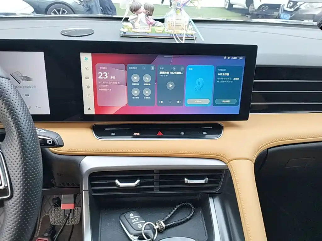 Roewe RX5 New Energy — миниатюра 13