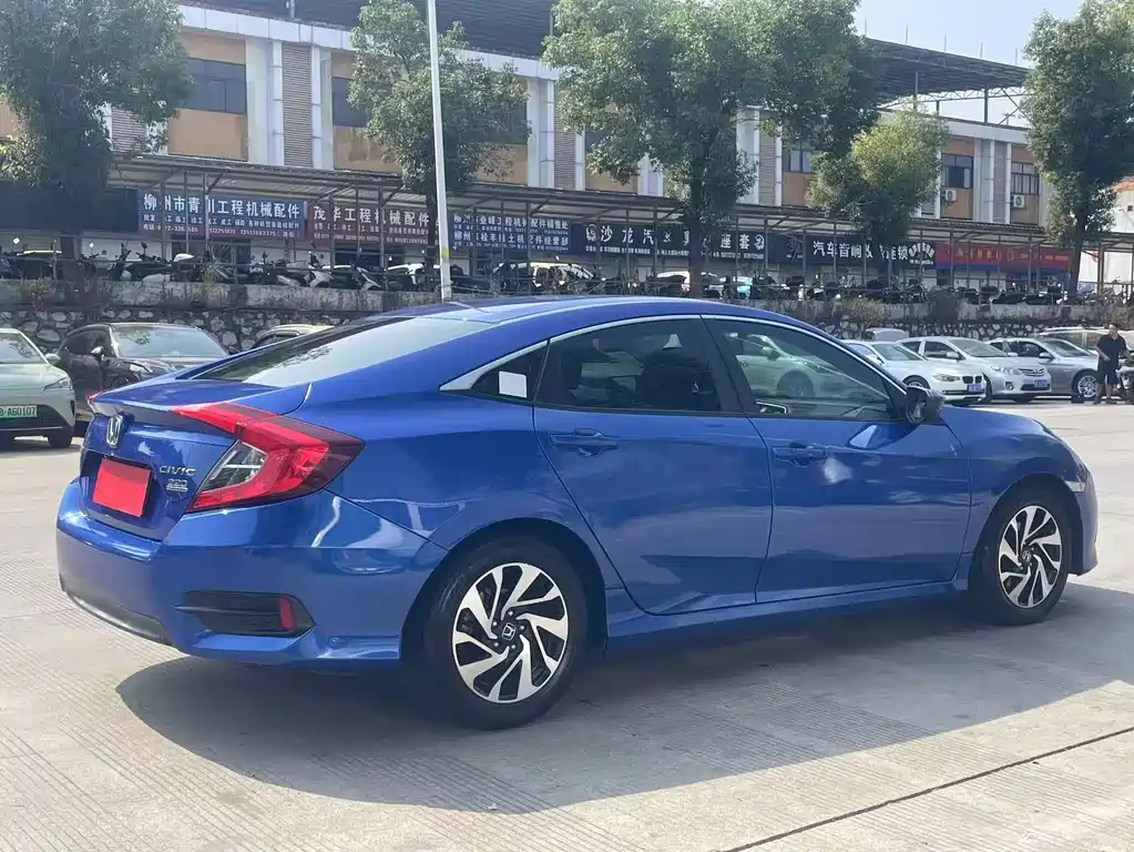 Honda Civic — миниатюра 7