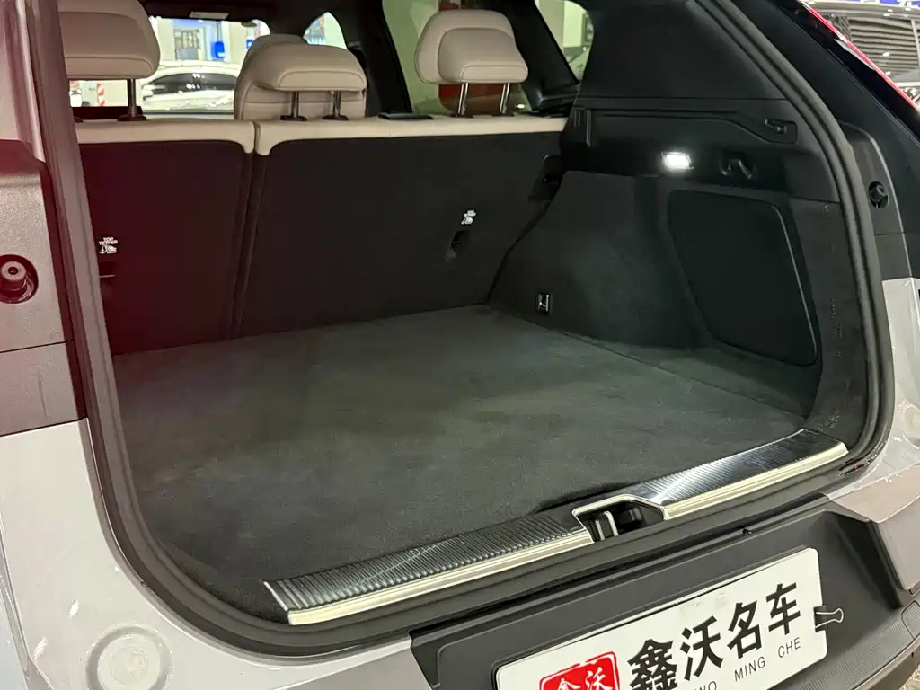 Volvo XC70 PHEV — миниатюра 15