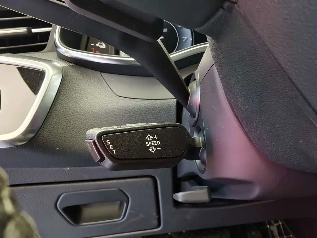 Audi A6L New Energy — миниатюра 12
