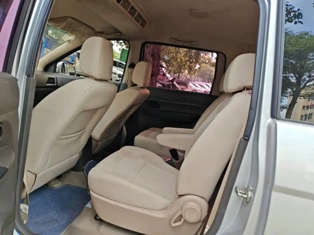 Wuling Hongguang — миниатюра 17