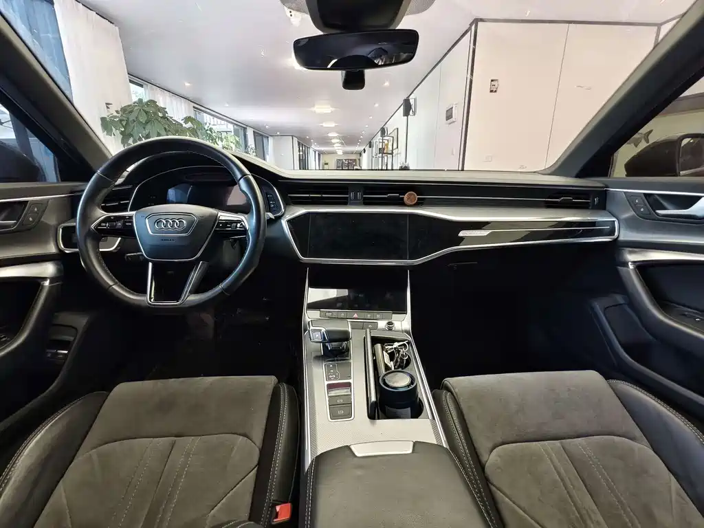 Audi A6L New Energy — миниатюра 14