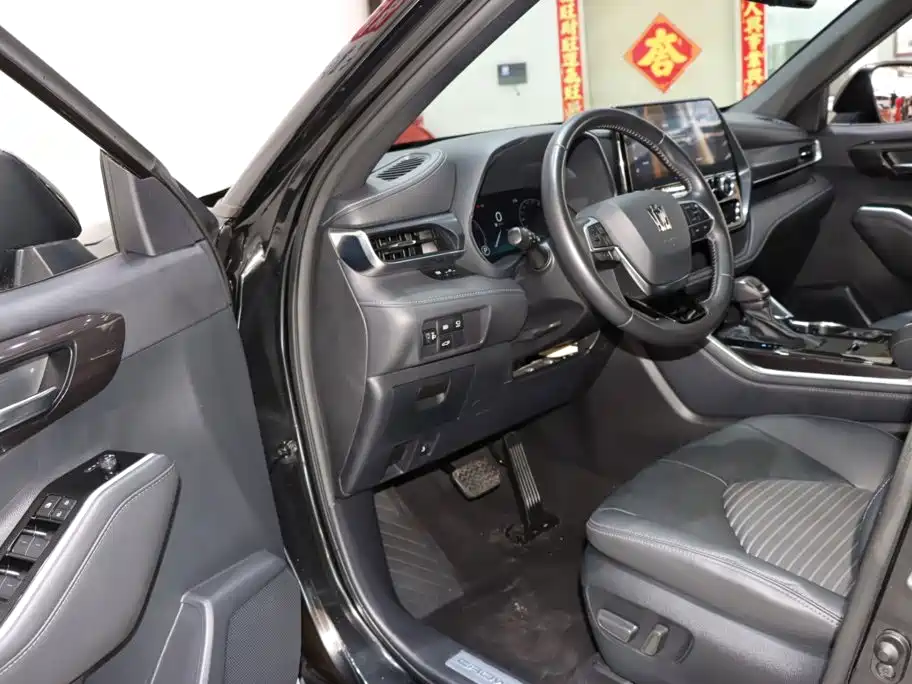 Toyota Crown Kluger — миниатюра 9