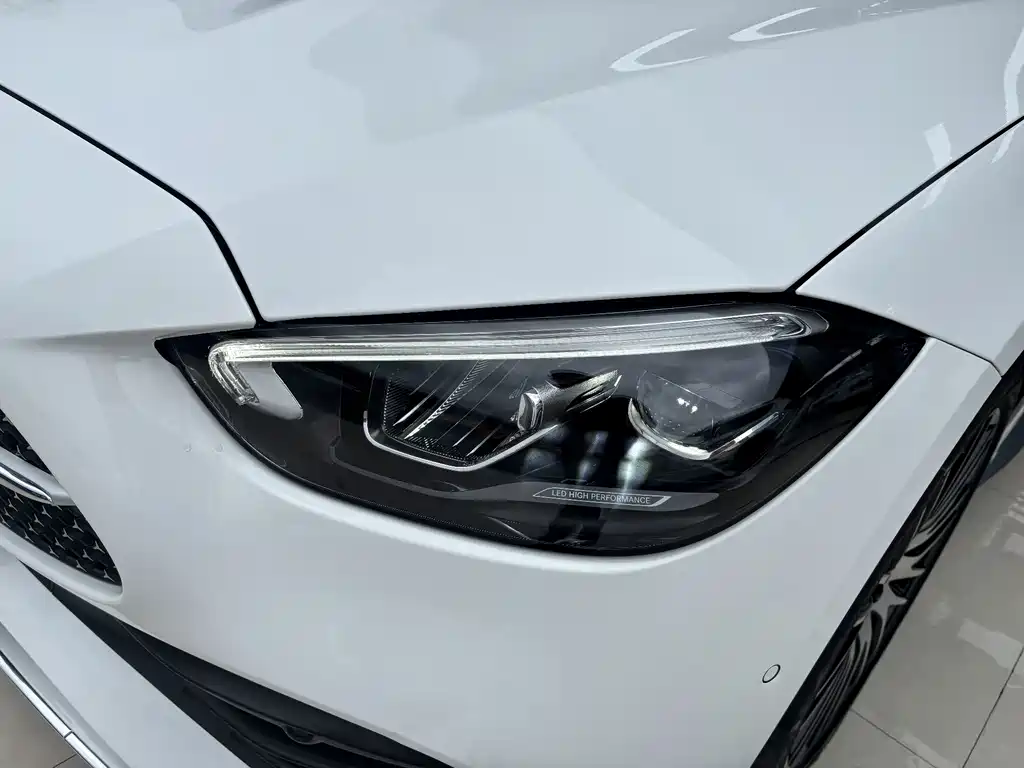 Mercedes-Benz C-Class — миниатюра 8