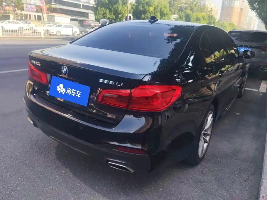 BMW 5 Series — миниатюра 3