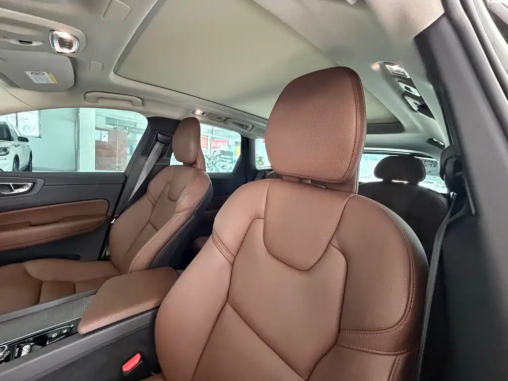 Volvo XC60 — миниатюра 7
