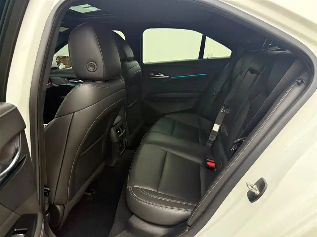 Cadillac CT4 2022 28T
