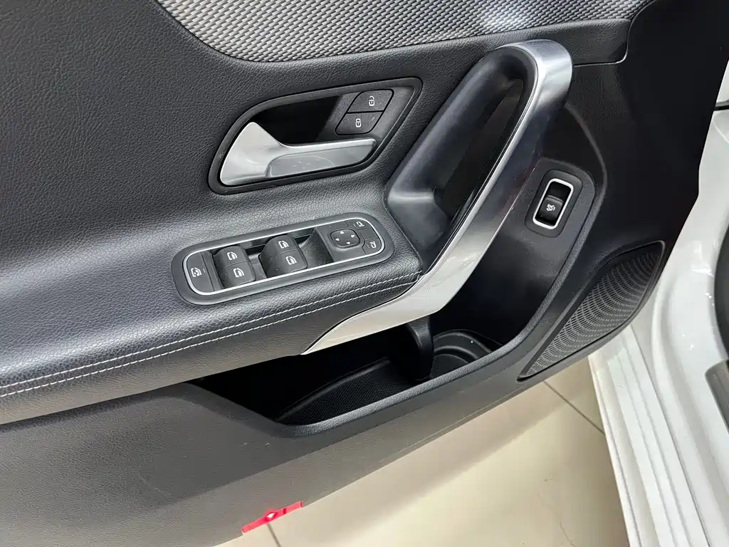 Mercedes-Benz A-Class — миниатюра 16