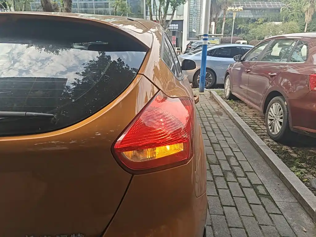 Ford Focus — миниатюра 8