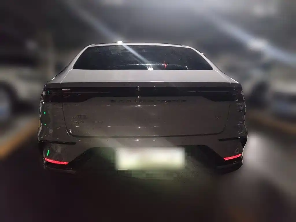 BYD Han — миниатюра 3