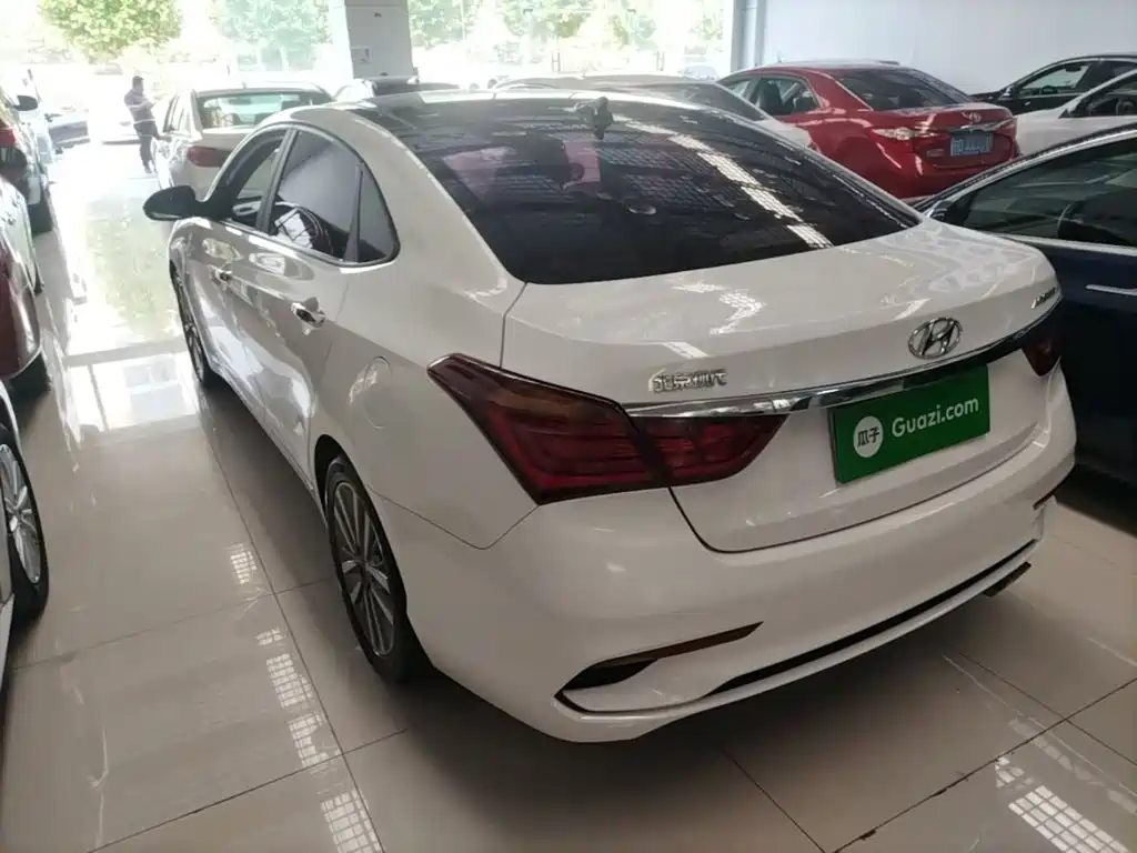 Hyundai Mistra — миниатюра 5