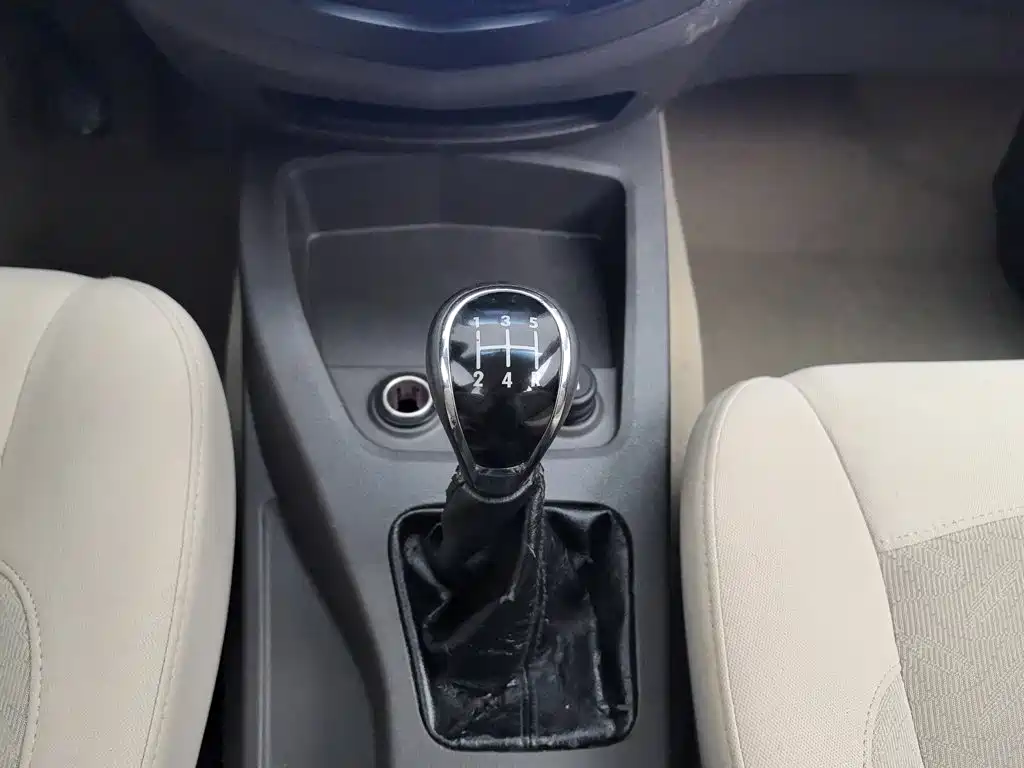 Wuling Hongguang — миниатюра 13
