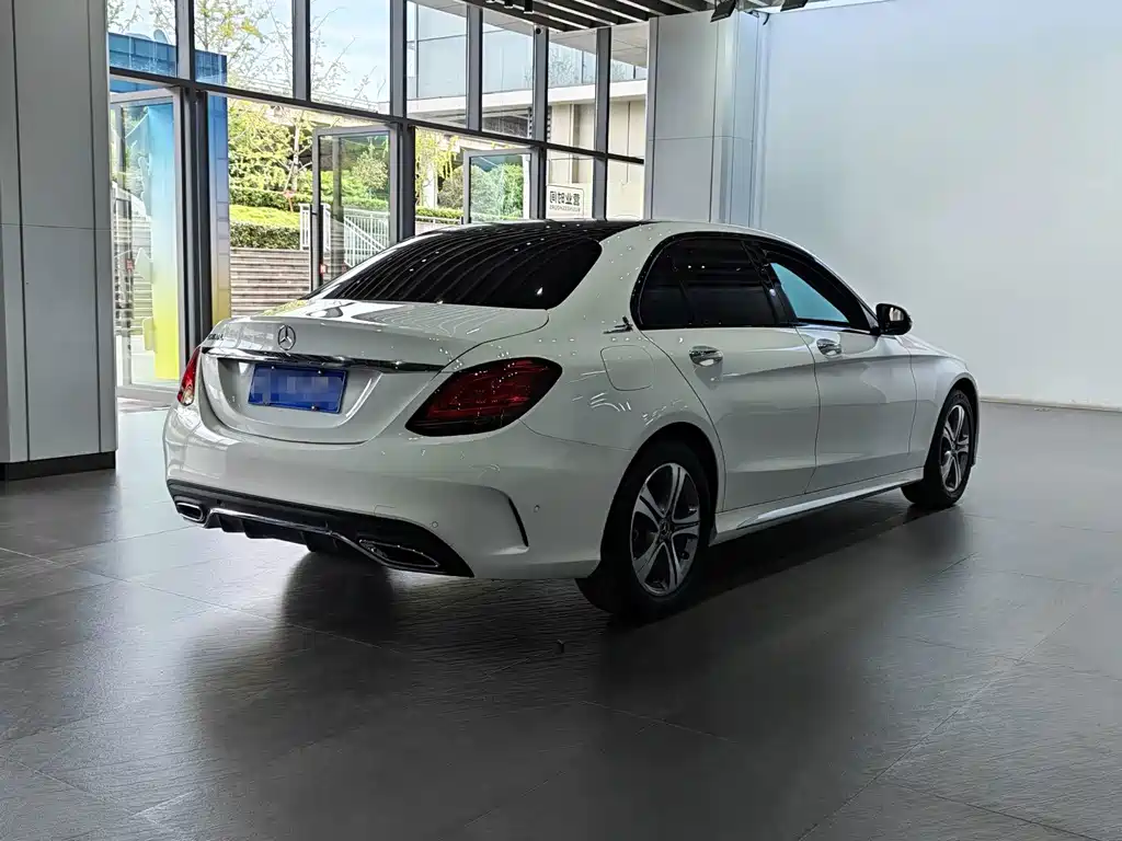 Mercedes-Benz C-Class — миниатюра 18
