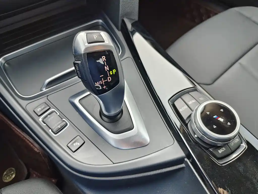 BMW 3 Series — миниатюра 12
