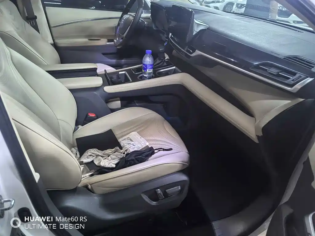 Toyota Sienna — миниатюра 4
