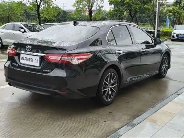 Toyota Camry — миниатюра 9