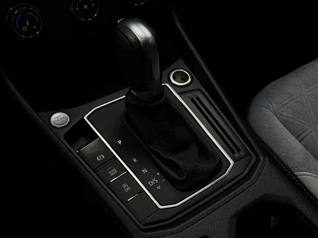 Volkswagen Lavida — миниатюра 5