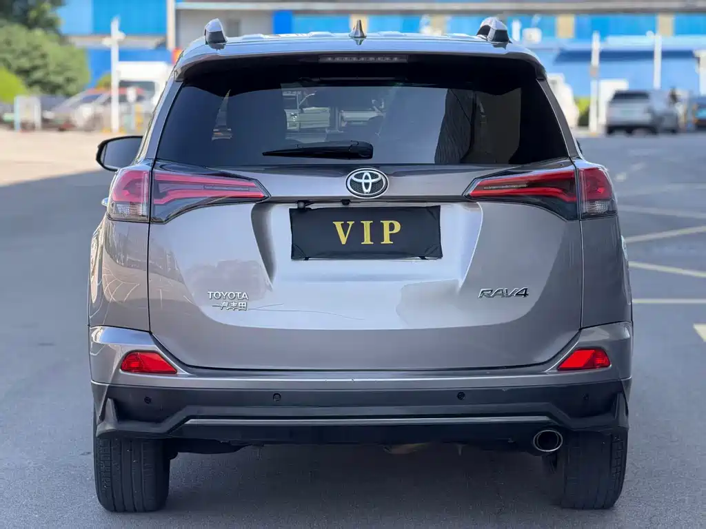 Toyota RAV4 — миниатюра 4