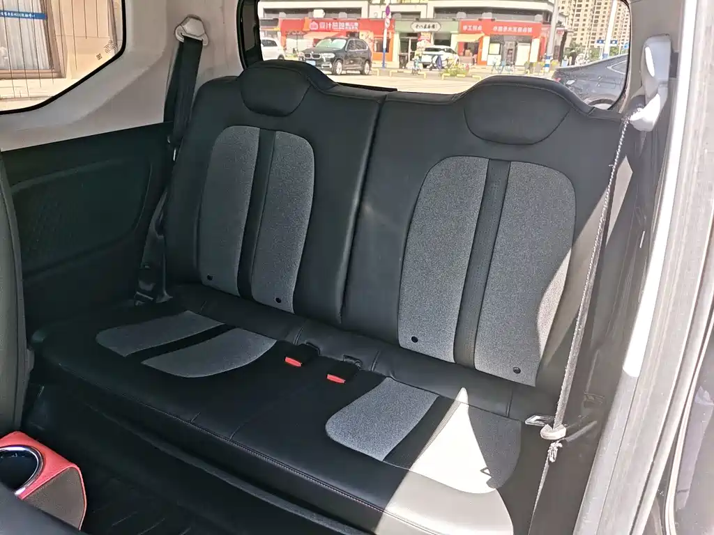 Wuling MINIEV — миниатюра 13